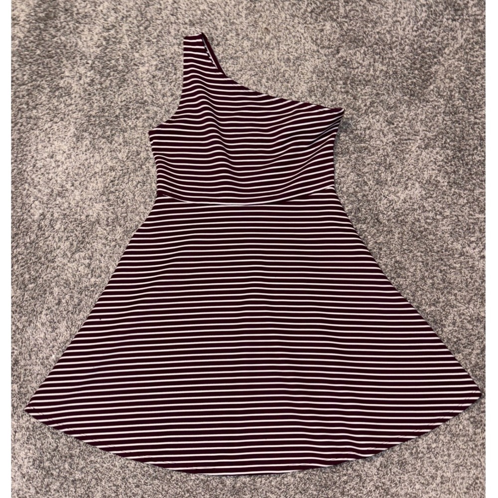 SO One Shoulder Fit and Flare Juniors Dress Striped Burgundy White Size Large